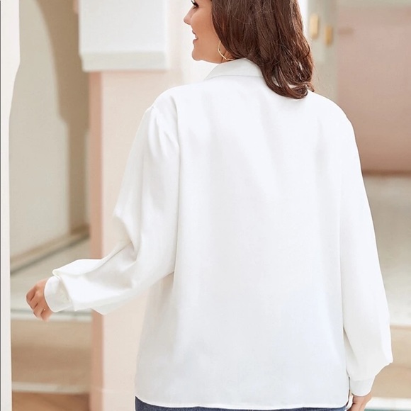 PLUS SIZE WHITE BISHOP SLEEVE BUTTON UP BLOUSE - Picture 2 of 7